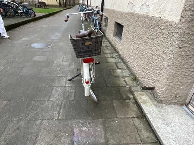 Beschädigtes Citybike mit Unfallspuren in Ingolstadt für eine Schadensbewertung.